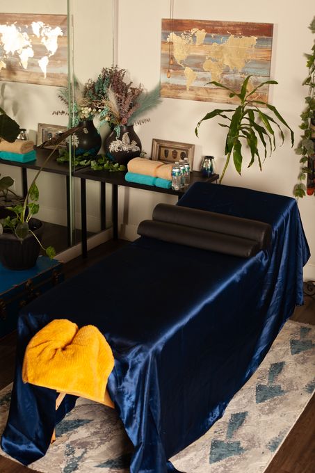 Ari — massage therapist in Miami Beach, FL