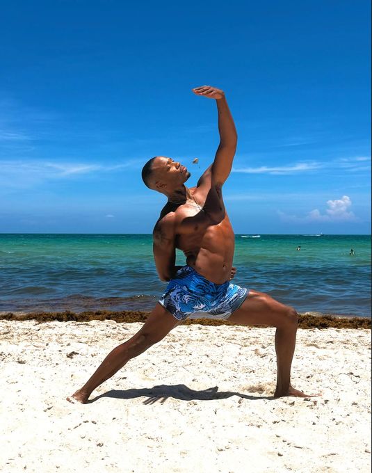 Ari — massage therapist in Miami Beach, FL