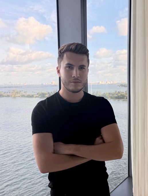 Alberto — massage therapist in Miami, FL