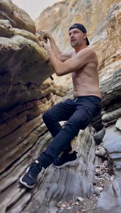 Alex — massage therapist in Los Angeles, CA