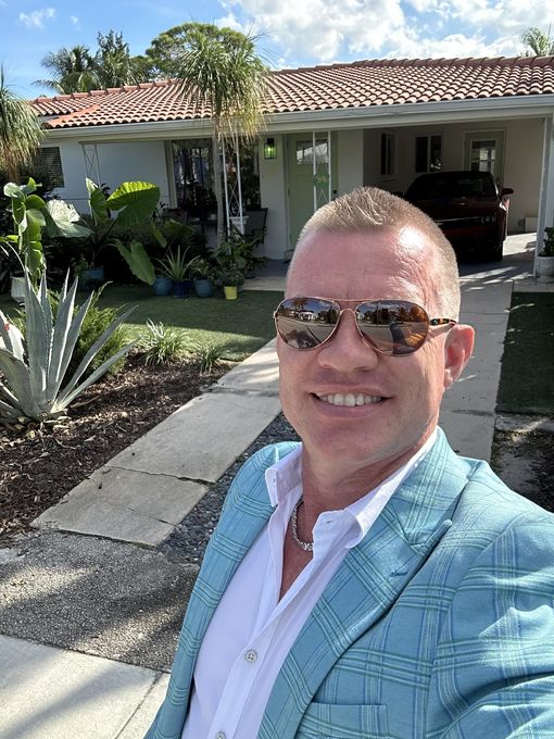 Jay — massage therapist in Oakland Park, FL