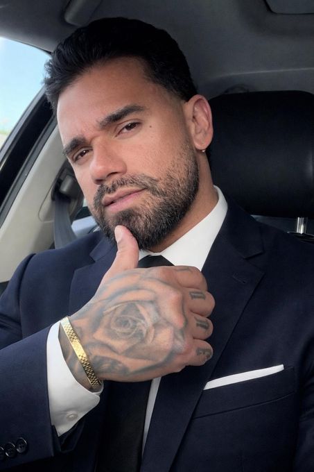 Carlos — massage therapist in Dallas, TX