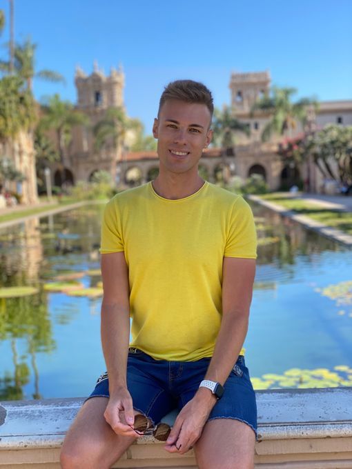 Max — massage therapist in Los Angeles, CA