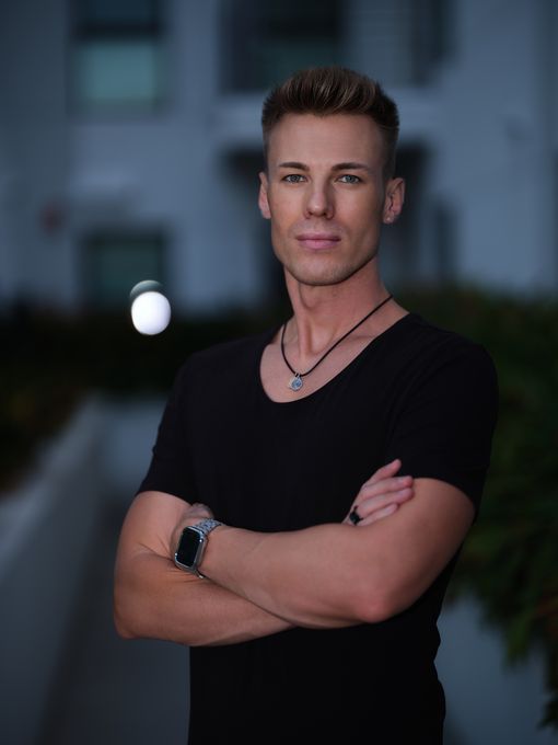 Max — massage therapist in Los Angeles, CA