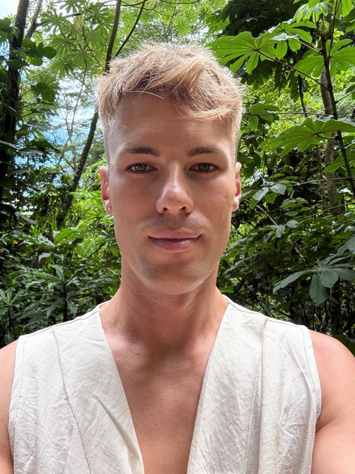 Max — massage therapist in Los Angeles, CA