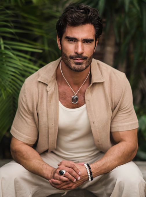 Santiago — massage therapist in Palm Beach, FL