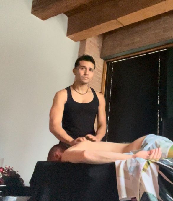 Ramon — massage therapist in Chicago, IL