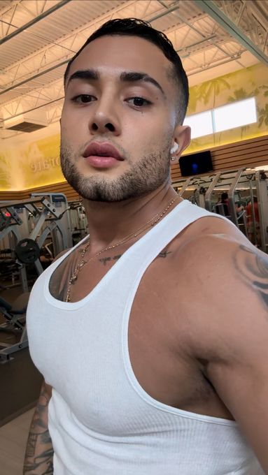 Alejandro — massage therapist in Tampa, FL