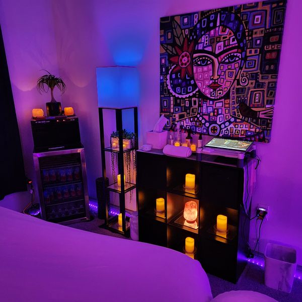 Ronnie — massage therapist in Dallas, TX