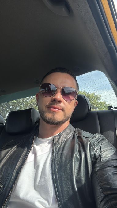 Javier — massage therapist in Los Angeles, CA