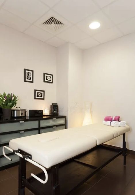 Javier — massage therapist in Los Angeles, CA