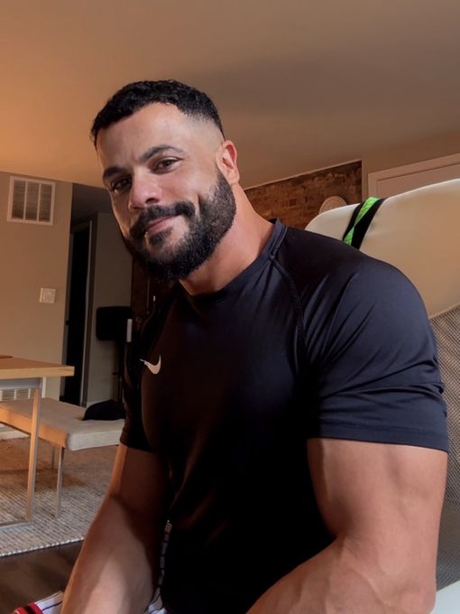 Alin — massage therapist in Chicago, IL