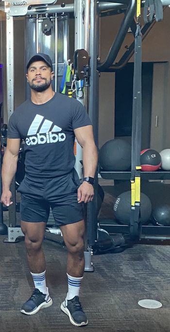 Alin — massage therapist in Chicago, IL
