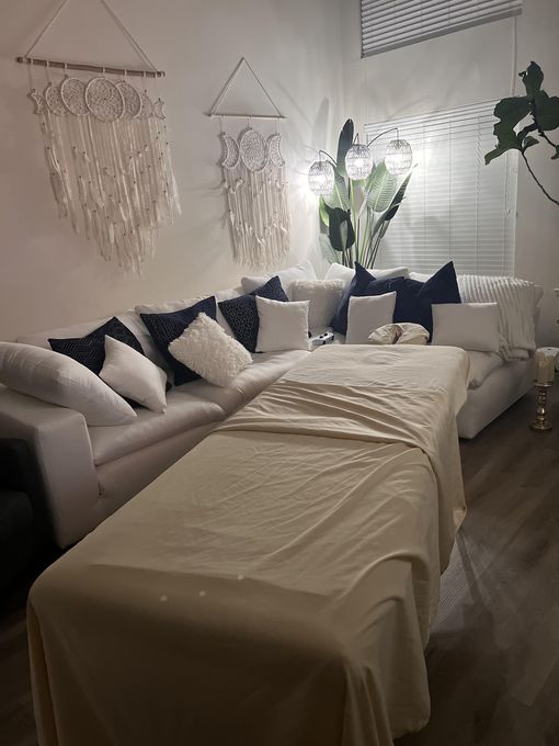 Dustin — massage therapist in Miami, FL