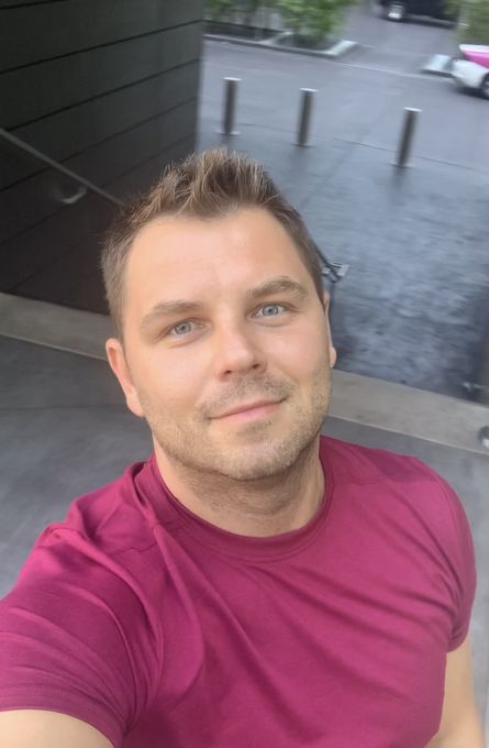 Tomasz — massage therapist in Los Angeles, CA