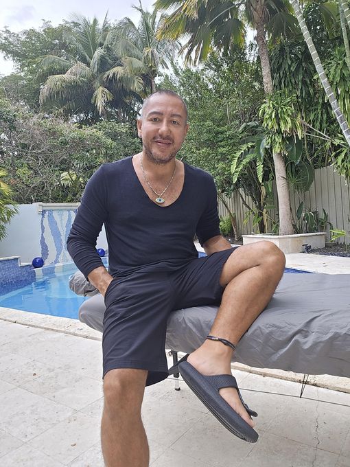 Hugo — massage therapist in Hallandale Beach, FL