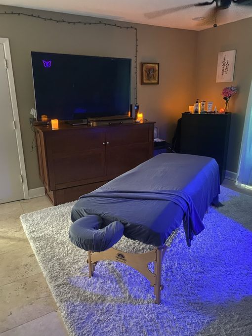 Ayden — massage therapist in Orlando, FL