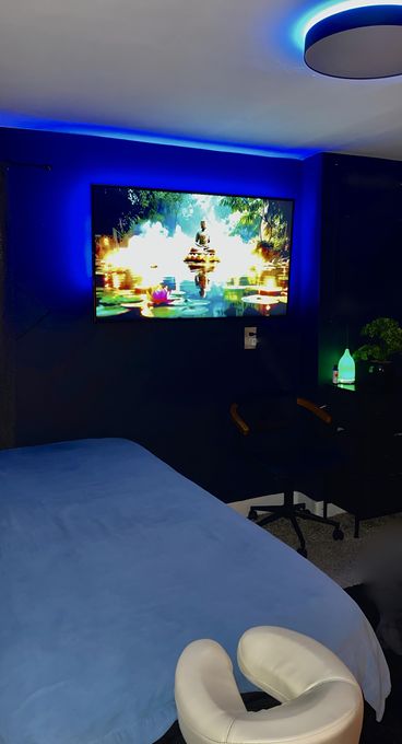 Ronnie — massage therapist in Chicago, IL