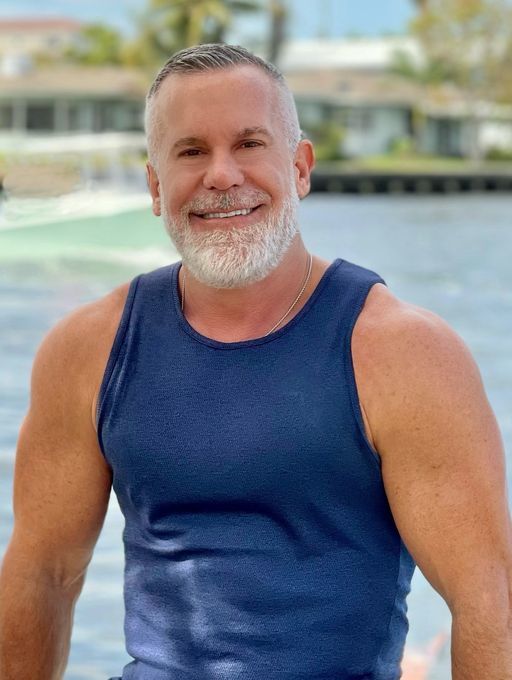 Lorenzo — massage therapist in Medford, OR
