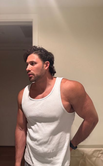AJ — massage therapist in Los Angeles, CA