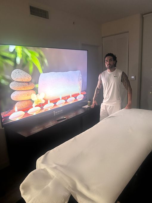 Rapha — massage therapist in Miami, FL
