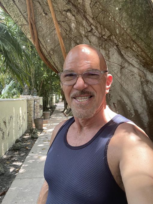 Santiago — massage therapist in Coral Gables, FL