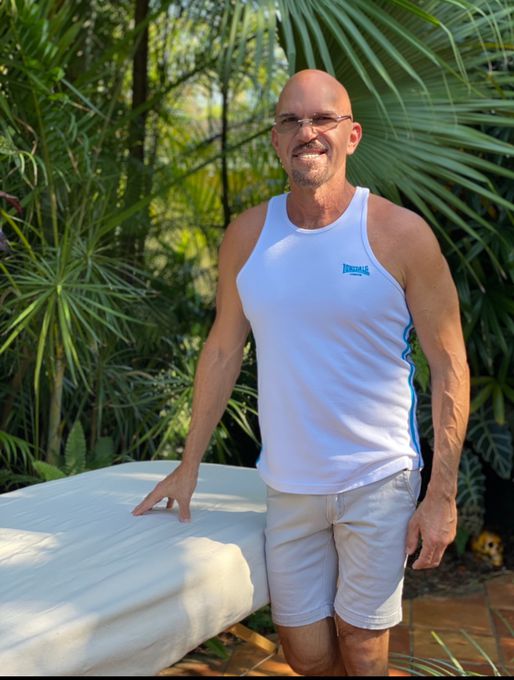 Santiago — massage therapist in Coral Gables, FL