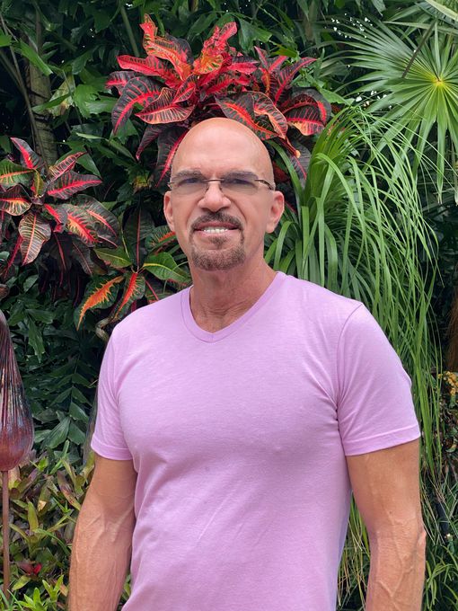 Santiago — massage therapist in Coral Gables, FL