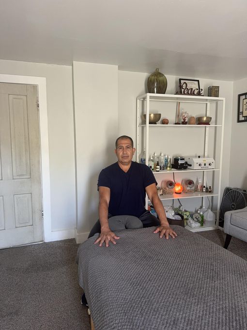 Felix — massage therapist in Waukegan, IL