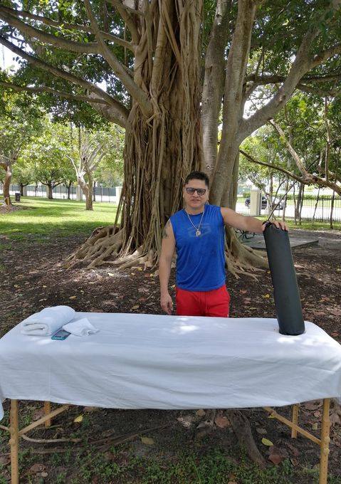 Cesar — massage therapist in Miami Beach, FL
