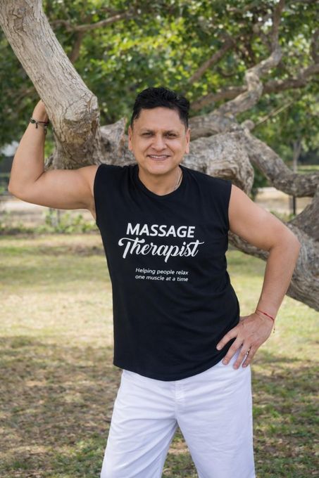 Cesar — massage therapist in Miami Beach, FL