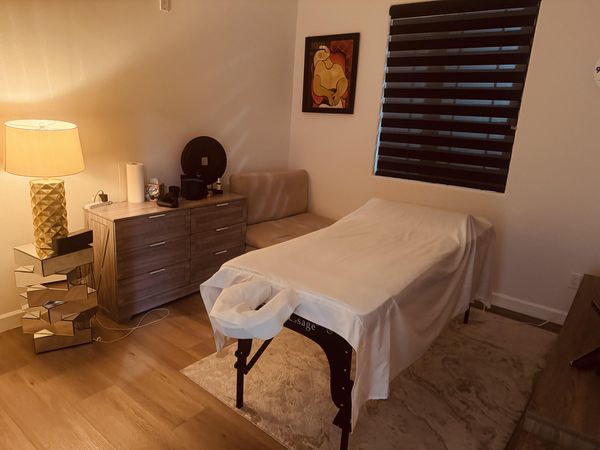 Dylan — massage therapist in Los Angeles, CA