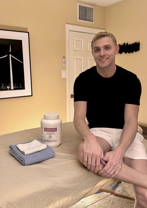 Garrett — massage therapist in Palm Springs, CA