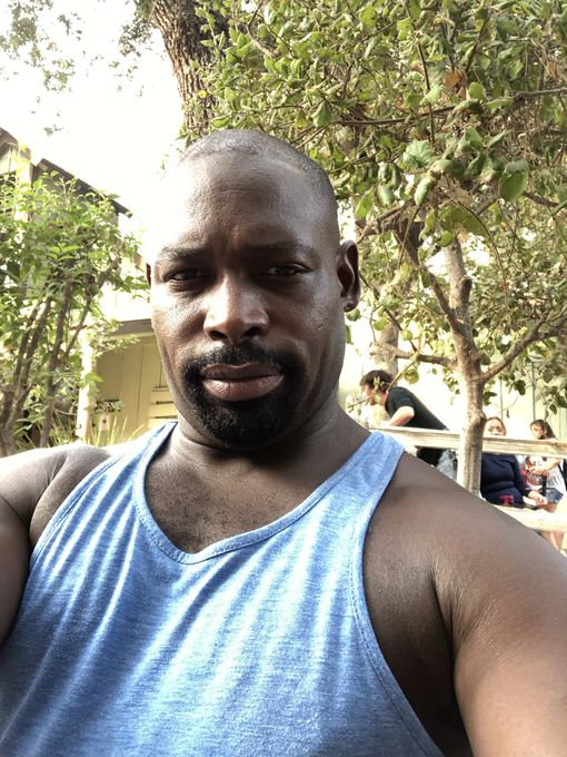 Armond — massage therapist in Los Angeles, CA