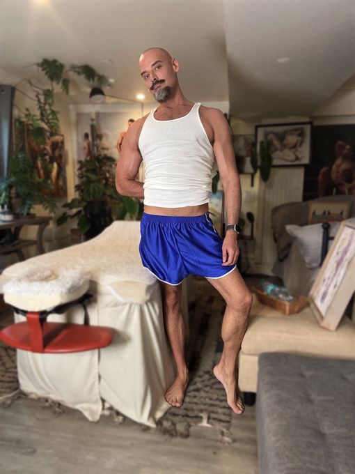 Ari — massage therapist in San Diego, CA