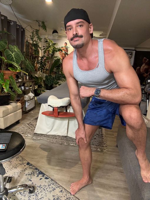 Ari — massage therapist in San Diego, CA
