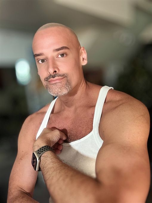 Ari — massage therapist in San Diego, CA