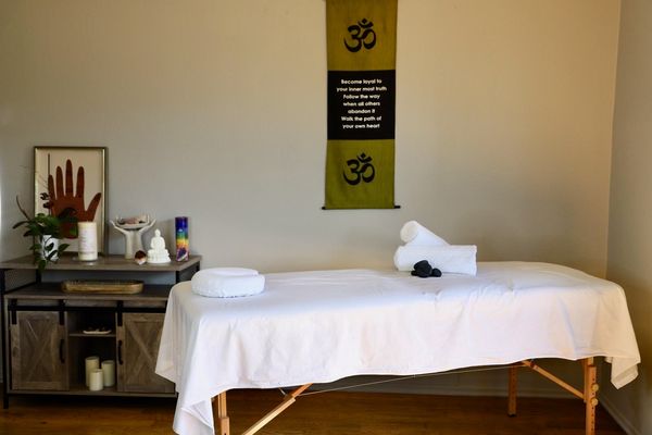 Les — massage therapist in Orlando, FL