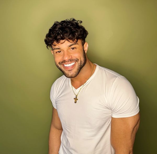 Les — massage therapist in Orlando, FL
