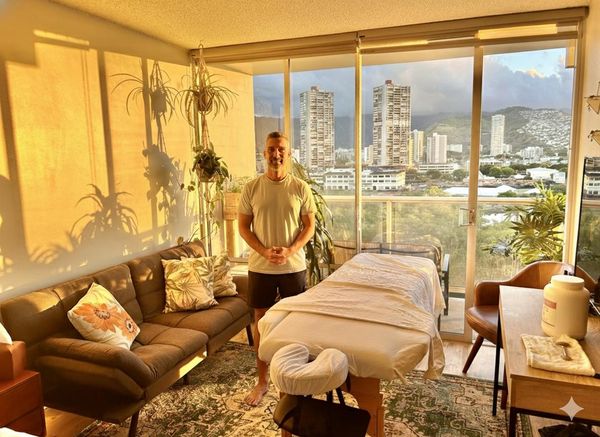 Rich — massage therapist in Honolulu, HI