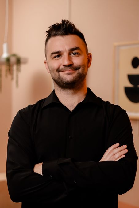 Ari — massage therapist in Minneapolis, MN
