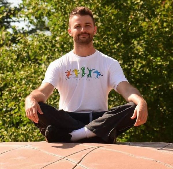 Ari — massage therapist in Minneapolis, MN