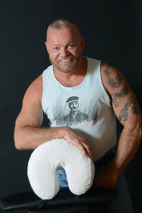 Lee — massage therapist in Wilton Manors, FL