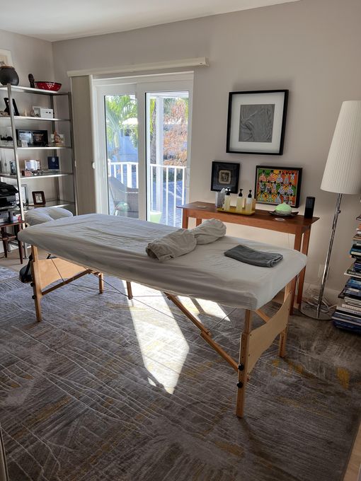 Lee — massage therapist in Wilton Manors, FL