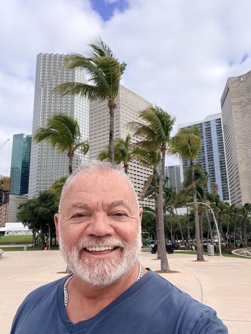 Lee — massage therapist in Wilton Manors, FL