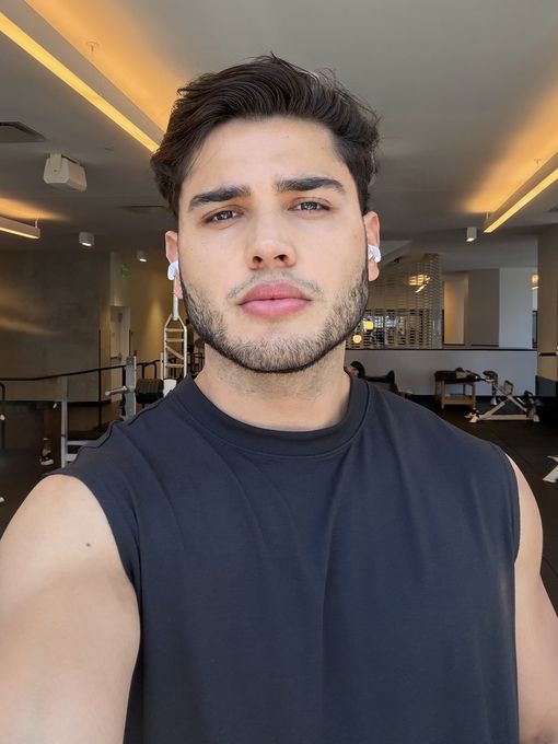 Ricardo — massage therapist in Miami, FL