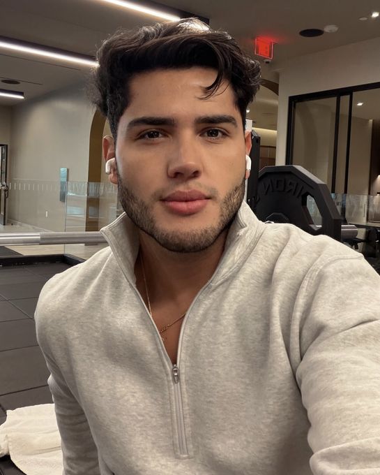 Ricardo — massage therapist in Miami, FL