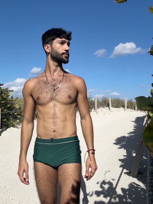 Ali — massage therapist in Miami Beach, FL