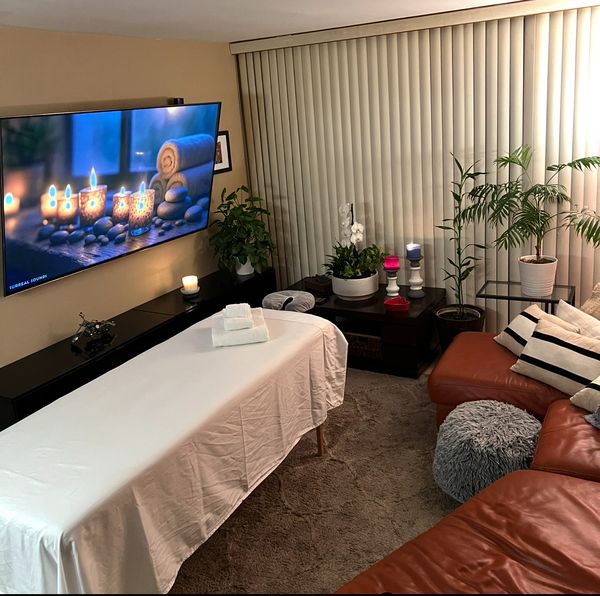 Diego — massage therapist in Miami, FL