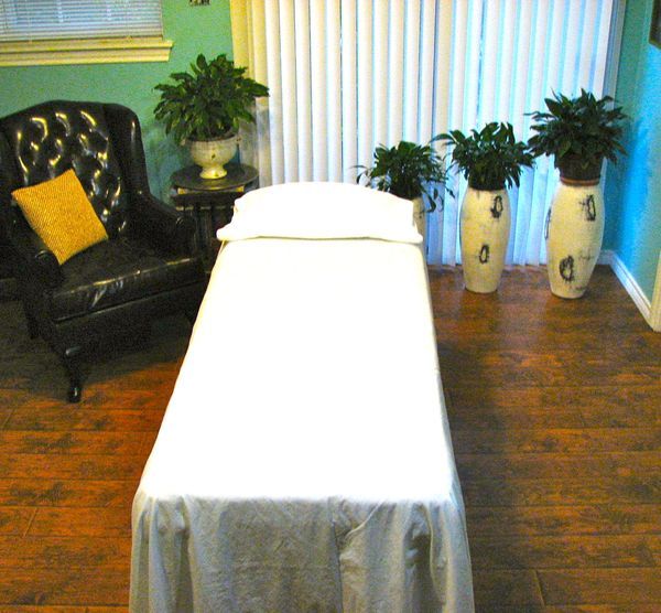 Carlos — massage therapist in Dallas, TX